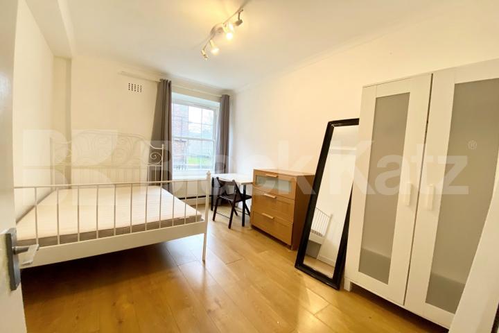 			LET , 3 Bedroom, 1 bath, 0 reception Apartment			 Rockingham street, Borough